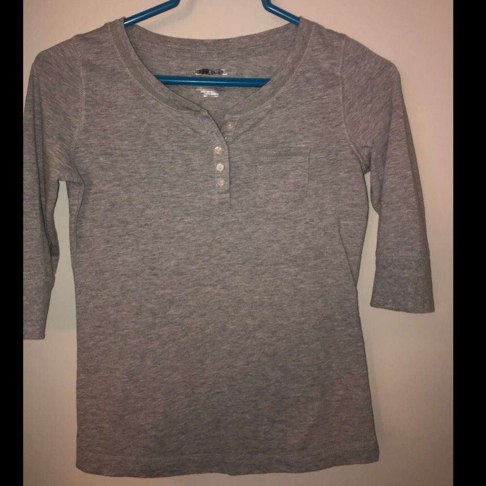 Grey t-shirt